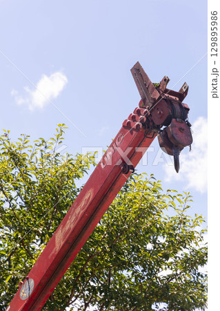 小型移動式クレーン（ユニック車） 129895986