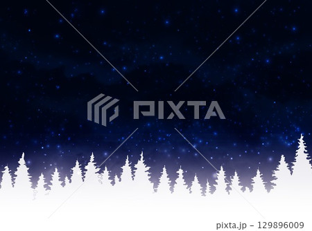 雪の夜空に浮かぶ木のシルエット 129896009