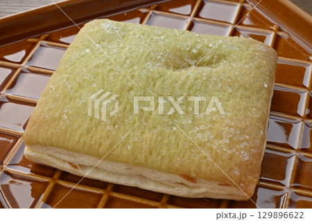 クロワッサンメロンパン 129896622