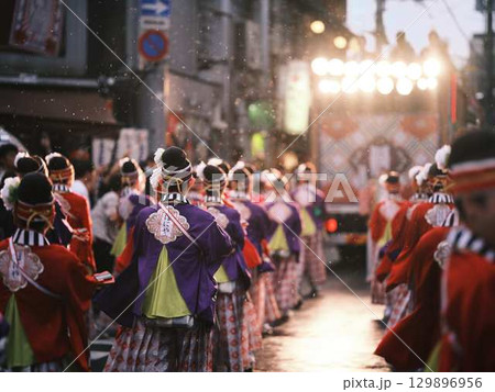 帯屋町で踊るよさこい祭り 帯屋町で踊るよさこい祭り 129896956