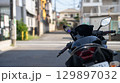 駐輪されている大型二輪 129897032