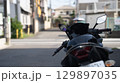 駐輪されている大型二輪 129897035