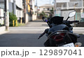 駐輪されている大型二輪 129897041