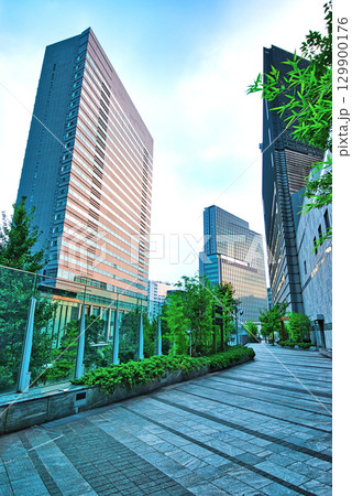 汐留巨大複合都市 シオサイトの超高層ビル群 129900176