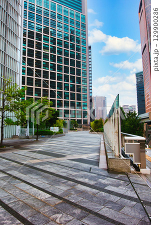 汐留巨大複合都市 シオサイトの超高層ビル群 汐留巨大複合都市 シオサイトの超高層ビル群 129900286