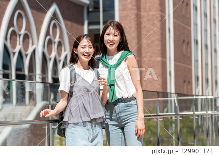 女子大生のポートレート 大学キャンパス 女子大生のポートレート 大学キャンパス 129901121