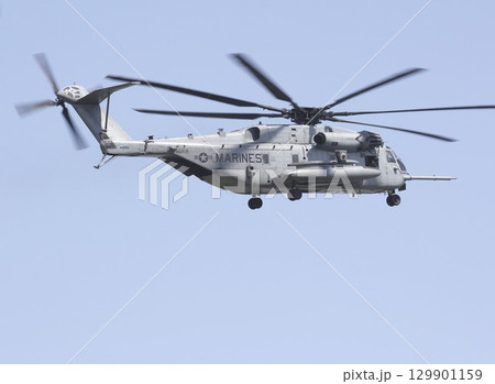 災害派遣にも出動する在日米海兵隊のCH-53Eスーパースタリオン大型輸送ヘリコプター 129901159