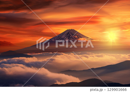 雲海に浮かぶ富士山と朝焼けの絶景 129901666