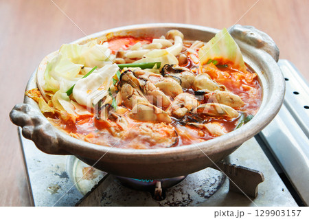 牡蠣チゲ鍋 129903157