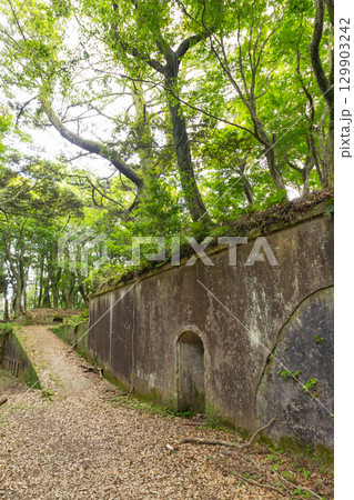上見坂園地　砲座跡 129903242