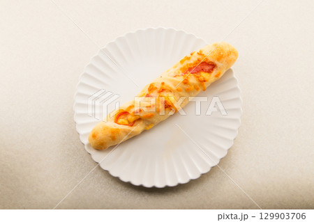 チーズパン 129903706