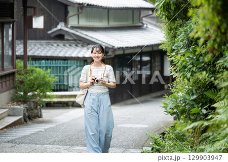 女子旅 カメラ女子 旅行 女子旅 カメラ女子 旅行 129903947