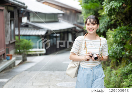 女子旅 カメラ女子 旅行 女子旅 カメラ女子 旅行 129903948