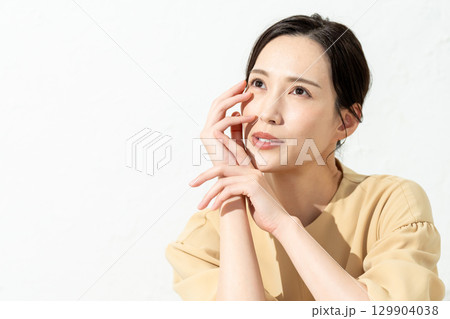 ビューティーイメージ　UVケア 129904038