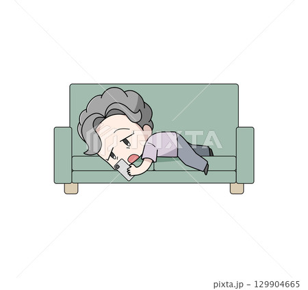 ソファにうつ伏せで横になりスマートフォンをさわる高齢女性のイラスト ソファにうつ伏せで横になりスマートフォンをさわる高齢女性のイラスト 129904665