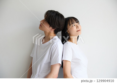 アジアの若い男女の美容に関するポートレート 129904910