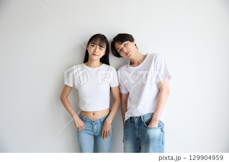 アジアの若い男女の美容に関するポートレート 129904959