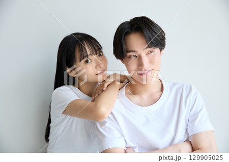 アジアの若い男女の美容に関するポートレート 129905025