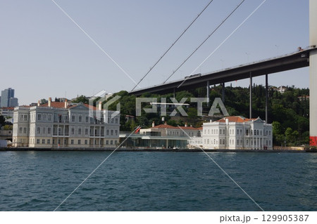 トルコ イスタンブールのボスボラス橋 129905387