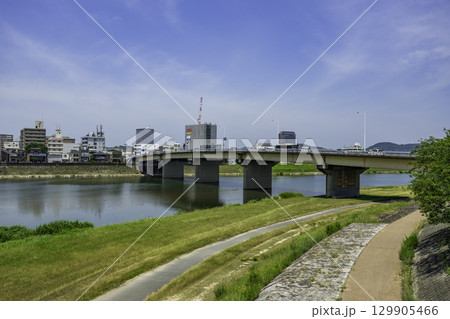 岡山後楽園周辺　新鶴見橋　岡山県岡山市 129905466