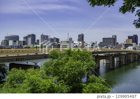 岡山後楽園周辺　鶴見橋　岡山県岡山市 129905487
