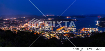 《長崎県》佐世保市の夜景・弓張岳展望台の眺望 《長崎県》佐世保市の夜景・弓張岳展望台の眺望 129905663