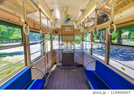 東京　小金井市　江戸東京たてもの園（都電7500形の車内） 129906607