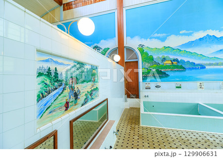 東京 小金井市 江戸東京たてもの園(子宝湯の洗い場と湯船) 東京 小金井市 江戸東京たてもの園(子宝湯の洗い場と湯船) 129906631