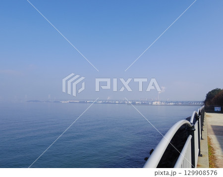 宇多津臨海公園より望む瀬戸内海 宇多津臨海公園より望む瀬戸内海 129908576