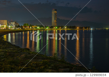 琵琶湖岸夜景　大津市 129909034