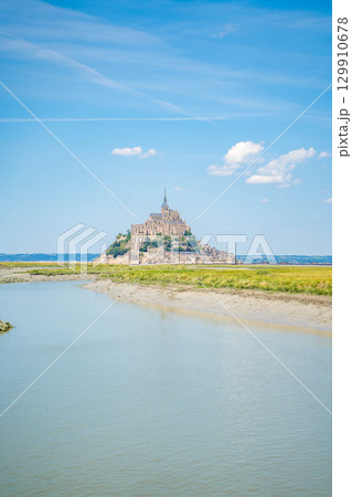 世界遺産モンサンミッシェルの美しい風景 129910678