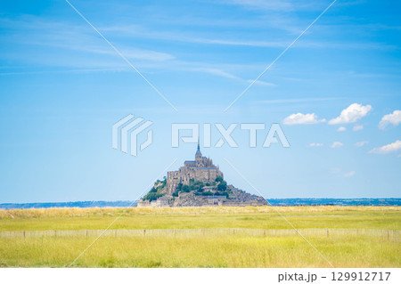 世界遺産モンサンミッシェルの美しい風景 129912717