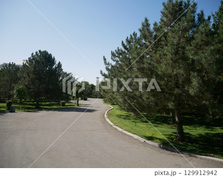 ティムール公園(ウズベキスタン:タシケント) ティムール公園(ウズベキスタン:タシケント) 129912942