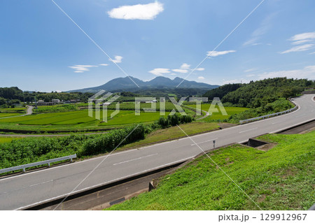 道の駅中山盆地から見る群馬県高山村の風景 129912967