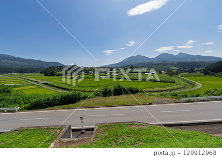 道の駅中山盆地から見る群馬県高山村の風景 129912968