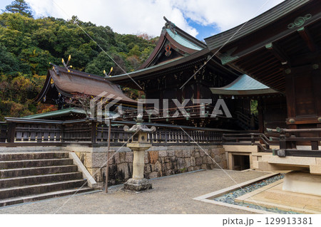 冬の岡山県岡山市 吉備津彦神社 本殿・渡殿 冬の岡山県岡山市 吉備津彦神社 本殿・渡殿 129913381