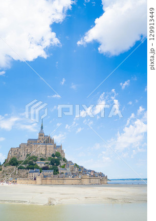 世界遺産モンサンミッシェルの美しい風景 129913449