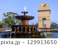 インド門と噴水 129913650