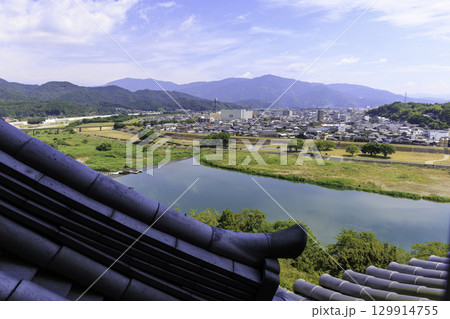大洲城天守閣からの眺望と城下町の風景 129914755
