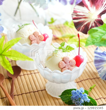 夏スイーツ グラスアイスクリーム 夏スイーツ グラスアイスクリーム 129915345