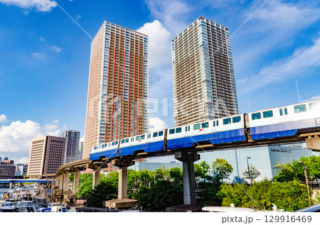 モノレールのある街並み 129916469