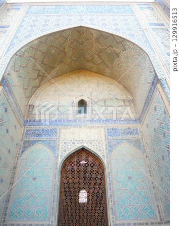 ビビハニムモスク（ウズベキスタン：サマルカンド） 129916513