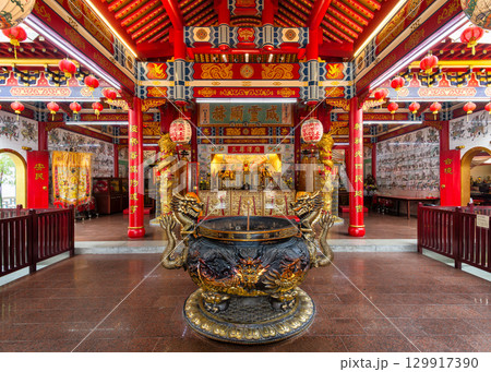 Teng Yun Temple, Chinese Temple Interior, Bandar Seri Begawan, Brunei Darussalam 129917390