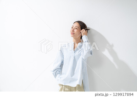 女性 笑顔 女性 笑顔 129917894