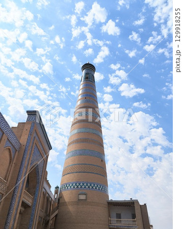 イスラーム・ホジャ・ミナレット(ウズベキスタン:ヒヴァ) イスラーム・ホジャ・ミナレット(ウズベキスタン:ヒヴァ) 129918255