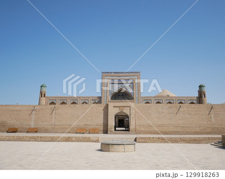 ムハンマド・ラヒム・ハン・メドレセ(ウズベキスタン:ヒヴァ) ムハンマド・ラヒム・ハン・メドレセ(ウズベキスタン:ヒヴァ) 129918263