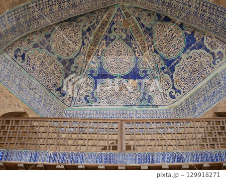 ムハンマド・ラヒム・ハン・メドレセ内部(ウズベキスタン:ヒヴァ) ムハンマド・ラヒム・ハン・メドレセ内部(ウズベキスタン:ヒヴァ) 129918271