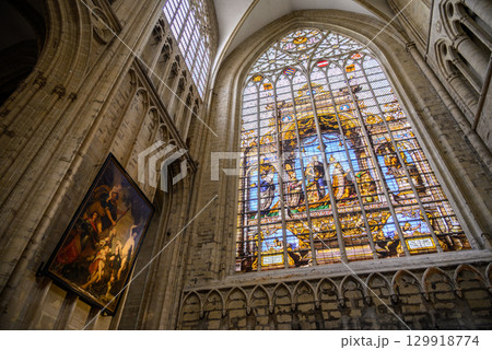 Interior of the Roman Catholic Cathedral of St. Michael and St. Gudula in central Brussels, Belgium 129918774