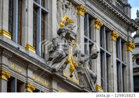 Lavishly decorated facades and architectural details of Guildhalls on the Grand-Place Grote Markt square of Brussels, Belgium Lavishly decorated facades and architectural details of Guildhalls on the Grand-Place Grote Markt square of Brussels, Belgium 129918825