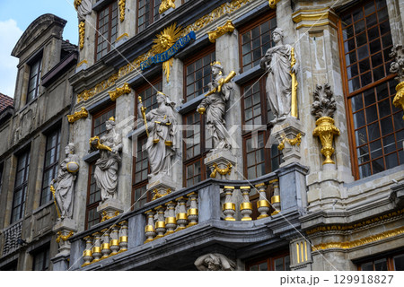 Lavishly decorated facades and architectural details of Guildhalls on the Grand-Place Grote Markt square of Brussels, Belgium 129918827